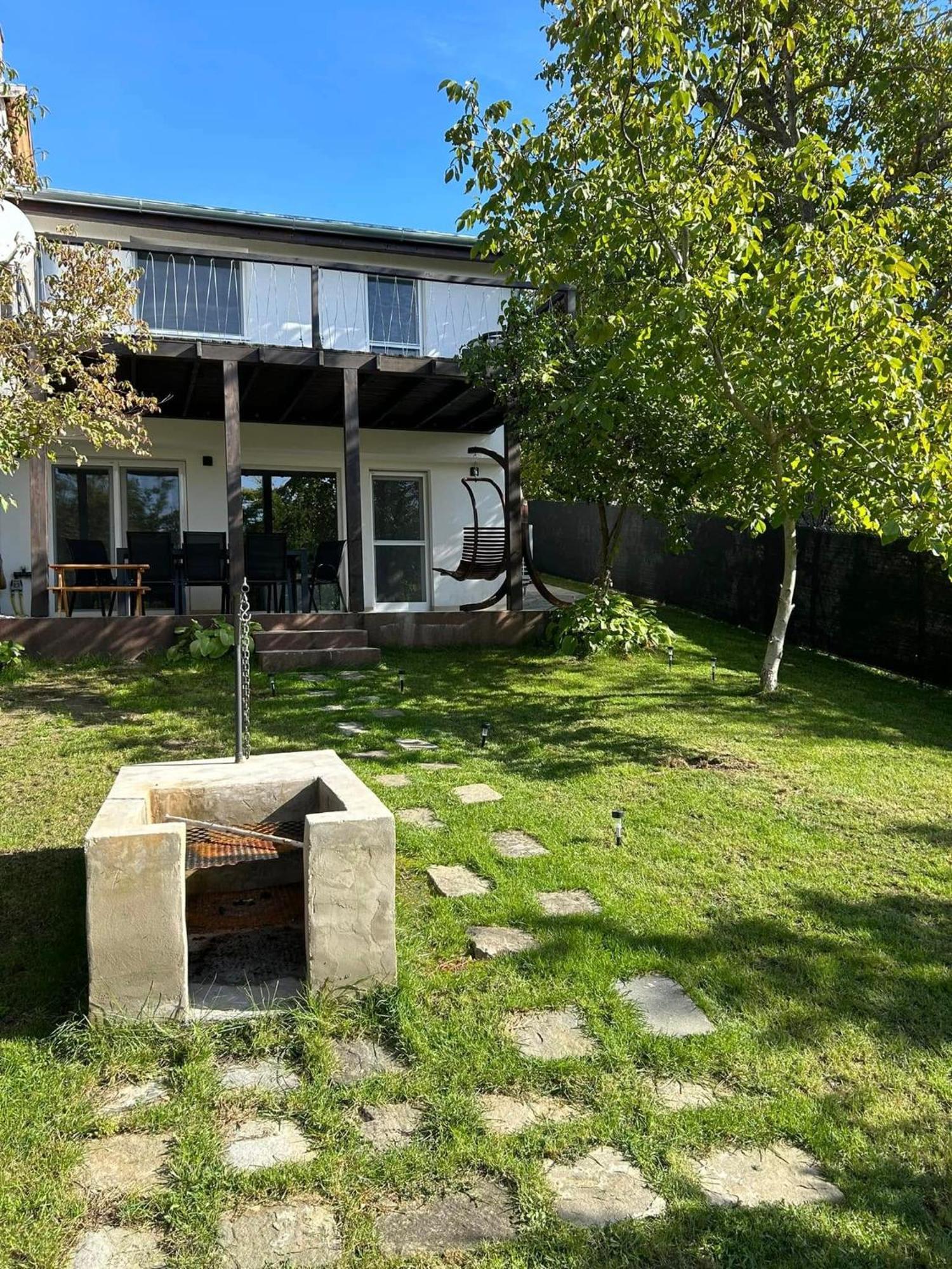 Villa Sun&Fun Vendeghaz Balatonakarattya Exterior foto